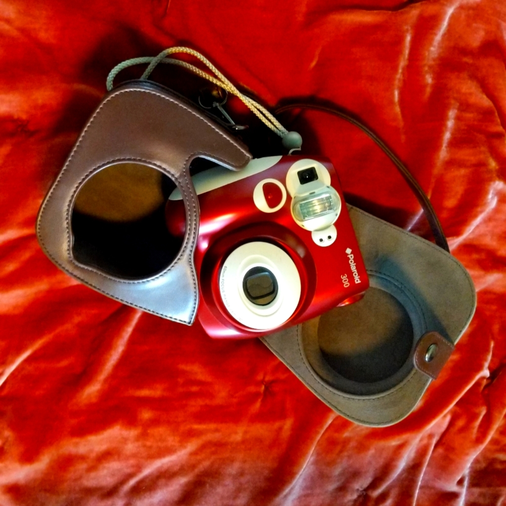LAST CHANCE Polaroid Instax Mini w Crossbody Case